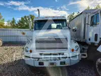 2002 Freightliner  photo