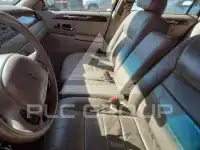 2002 Lincoln Town photo