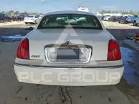 2002 Lincoln Town фото