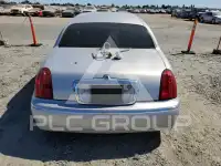 2002 Lincoln Town фото