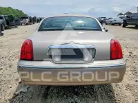2002 Lincoln Town фото