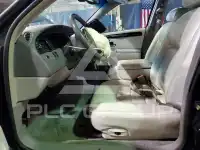 2002 Lincoln Town photo