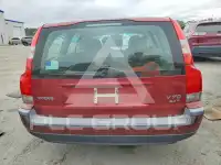 2002 Volvo V70 photo