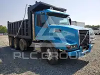 2002 Volvo VNL фото