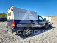 2002 GMC Sierra photo