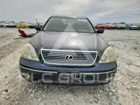 2002 Lexus LS500 photo