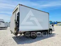 2002 Isuzu NPR photo