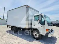 2002 Isuzu NPR photo