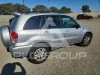 2002 Toyota RAV4 photo