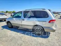 2002 Toyota SIENNA photo