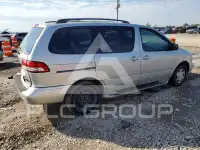2002 Toyota SIENNA photo