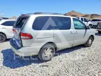 2002 Toyota SIENNA photo