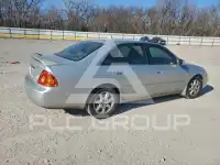 2002 Toyota AVALON фото