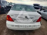 2002 Toyota AVALON photo