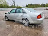 2002 Toyota AVALON фото