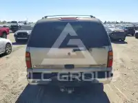 2003 Chevrolet Suburan photo