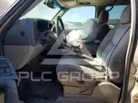 2003 Chevrolet Suburan photo