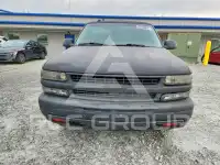 2003 Chevrolet Suburan photo
