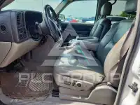 2003 Chevrolet Suburan фото