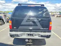 2003 Chevrolet Suburan фото