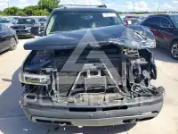 2003 Chevrolet Suburan photo