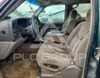 2003 Chevrolet Suburan photo