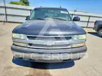 2003 Chevrolet Suburan photo