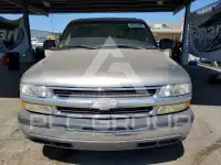 2003 Chevrolet Suburan photo