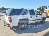 2003 Chevrolet Suburan photo
