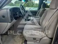 2003 Chevrolet Suburan photo