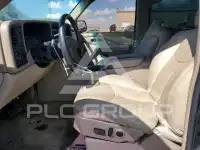 2003 Chevrolet Suburan photo