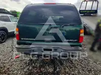 2003 Chevrolet Suburan photo