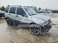 2003 Chevrolet TRACKER photo