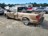 2003 Chevrolet S10 photo