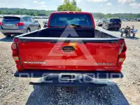 2003 Chevrolet Silverado photo