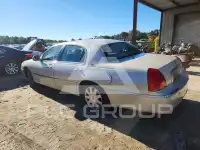 2003 Lincoln Town фото