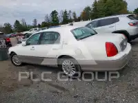 2003 Lincoln Town фото