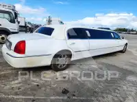 2003 Lincoln Town фото
