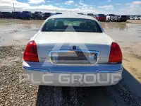2003 Lincoln Town photo