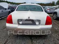 2003 Lincoln Town фото