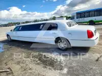2003 Lincoln Town фото