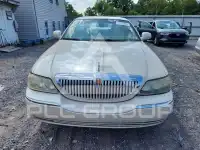 2003 Lincoln Town фото