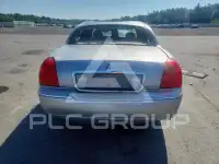 2003 Lincoln Town фото