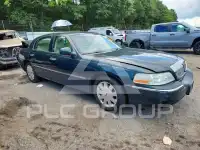 2003 Lincoln Town фото
