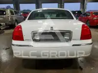 2003 Lincoln Town фото