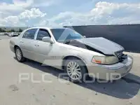 2003 Lincoln Town фото