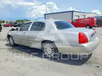 2003 Lincoln Town фото