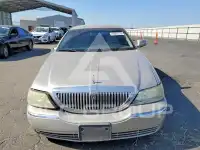 2003 Lincoln Town фото
