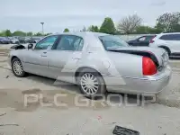 2003 Lincoln Town фото
