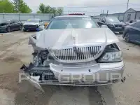 2003 Lincoln Town фото
